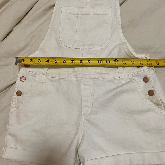 Old navy white shorts overalls shorteralls - Picture 3 of 6